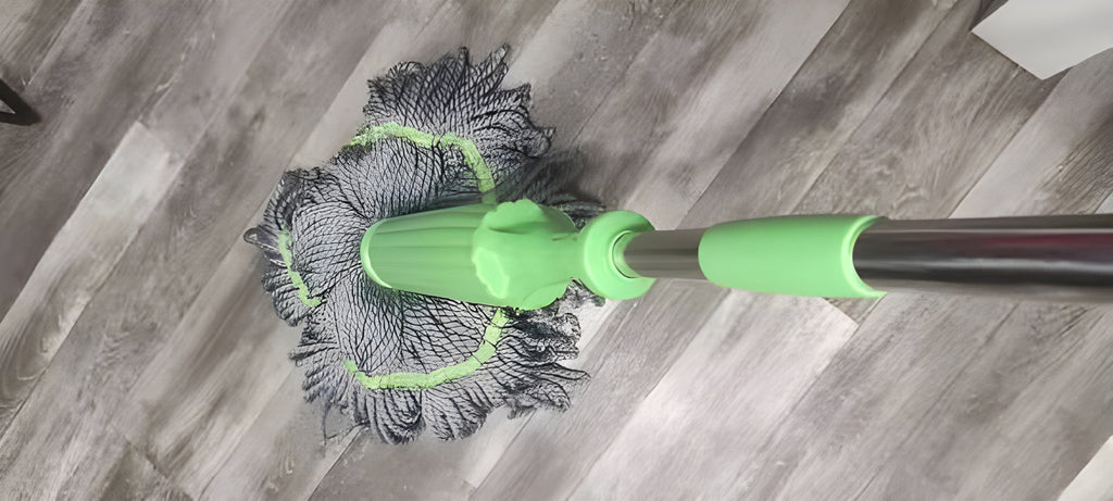 Self-twisting Water Rotating Mop